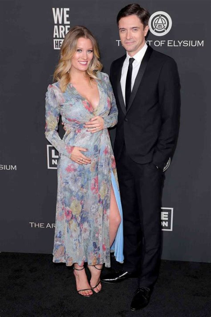 Ashley Hinshaw And Topher Grace Are Pregnant With Their Second Child
