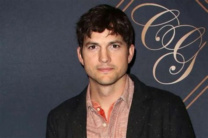 Ashton Kutcher Makes His Personal Phone Number Public And Asks People To Just Text Him – Here’s Why!