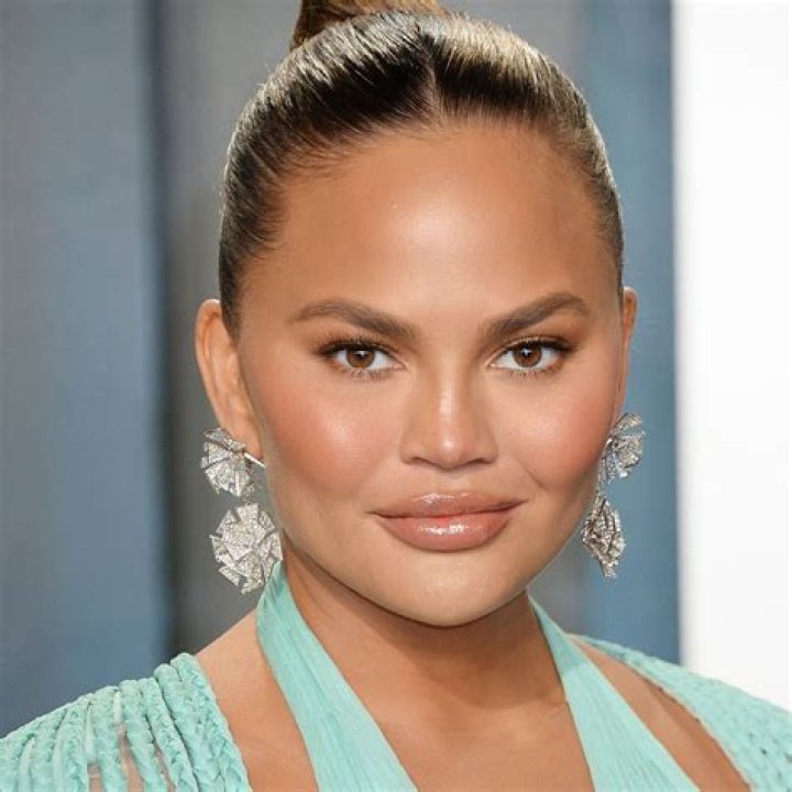 Chrissy Teigen’s Fans React To Her Leaving Twitter
