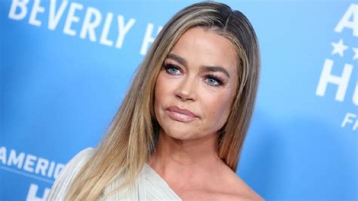 Denise Richards Clapsback At Twitter User Who Accuses Her Of Not Reaching Out To Lisa Vanderpump