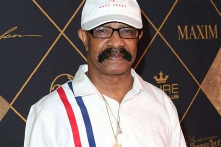 Drake’s Father Defends ‘Friends’ Jussie Smollett And R. Kelly – Social Media Is Furious!