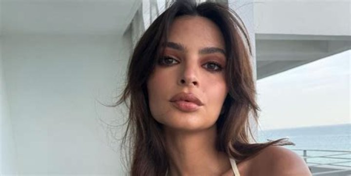 Emily Ratajkowski Shares New Swimsuit Photos And The Internet Is Going Crazy