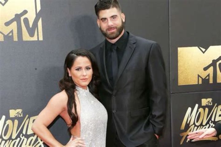 Former ‘Teen Mom’ Star Jenelle Evans Shields Herself After David Eason Outburst In Court