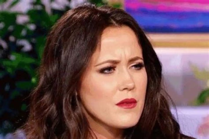 Jenelle Evans Shows Off Her Curves In Bathing Suit As A Response To Her Body-Shamers – See The Clip!