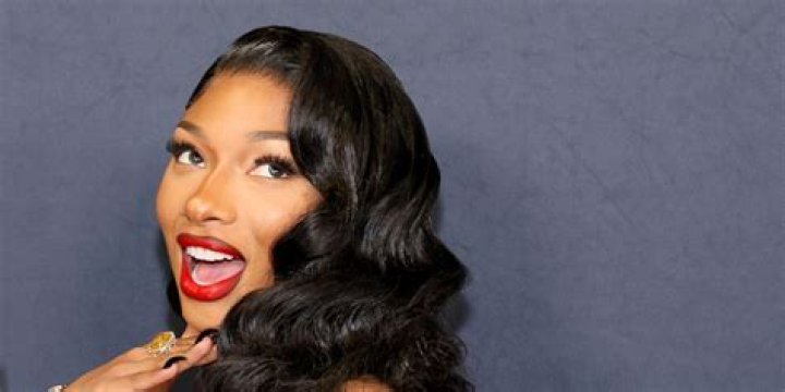 Jordyn Woods Poses In Lingerie And Shows Fans The Cost Of Being The Boss