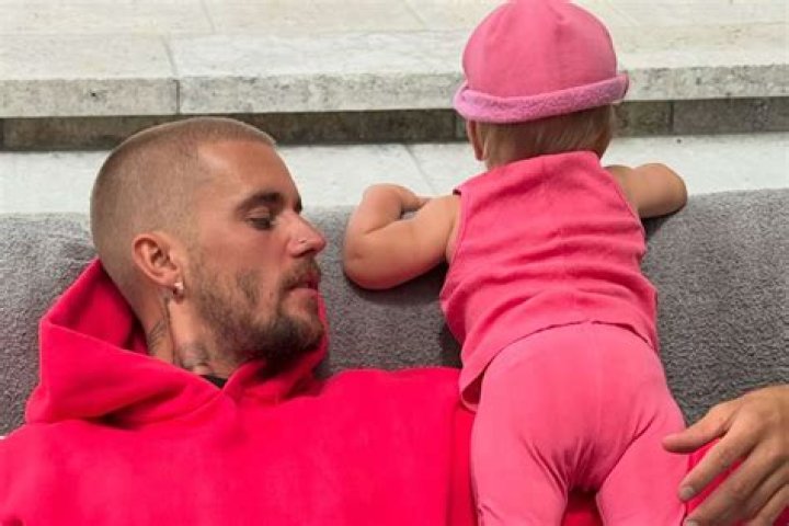 Justin Bieber Shares Adorable Pic Of His 2-Year-Old Sister And Showers Her With Love!