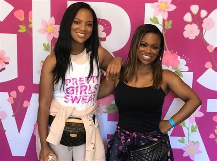 Kandi Burruss Hangs Out With Her Family To Celebrate Legend Aretha Franklin – People Are Praising Her ‘Twin’ Riley Burruss