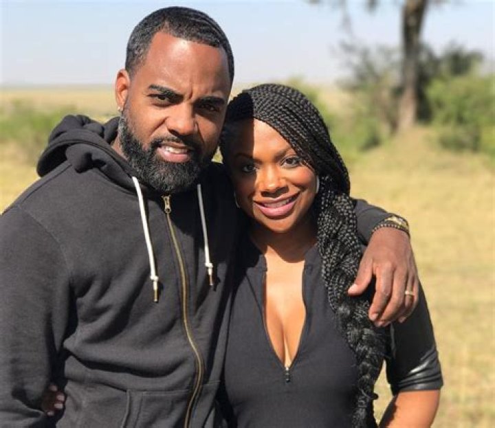 Kandi Burruss’ Husband, Todd Tucker Joins Her Rehearsal – See Him Stretching With The Dancers And Check Out The Reason For Which Fans Are Laughing