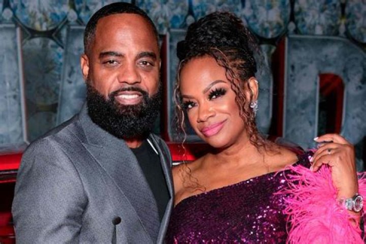 Kandi Burruss Is Shining In Her Latest Photos In A Gorgeous Velvet Pink Dress