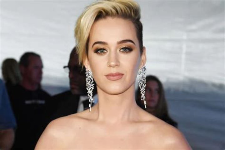 Katy Perry Reportedly Sang To Prince Charles’ Plants – He Asked Her To