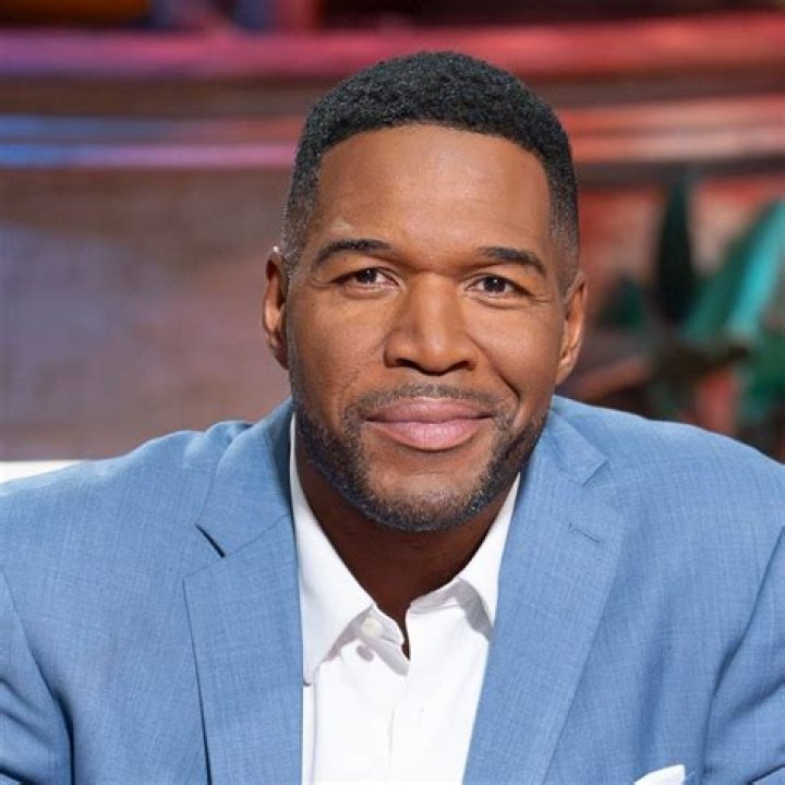 Kelly Ripa Comments On 2016 Michael Strahan Departure In New Interview — Fans Say She Is Bitter