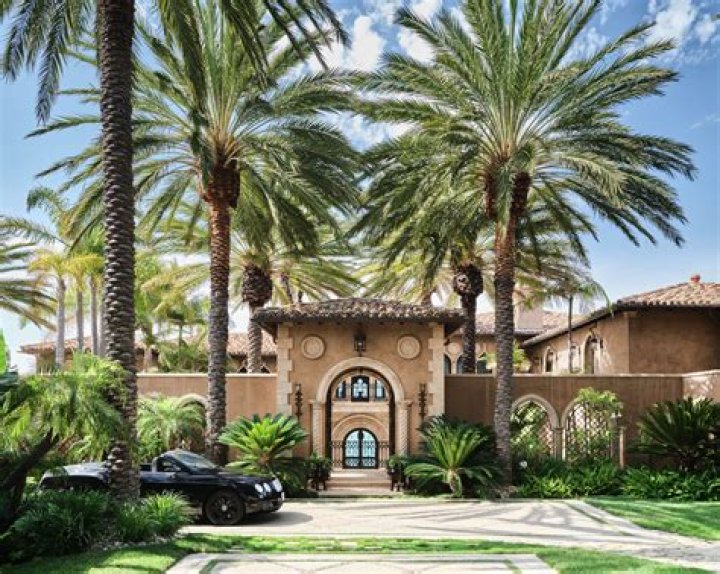 Kim Kardashian And Kanye West Bought A New House In Palm Springs