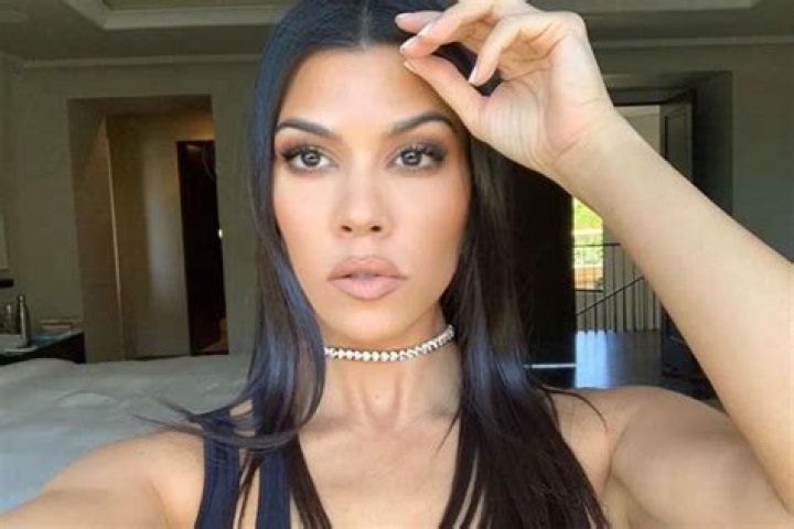 Kourtney Kardashian Dazzles In New Viral Video