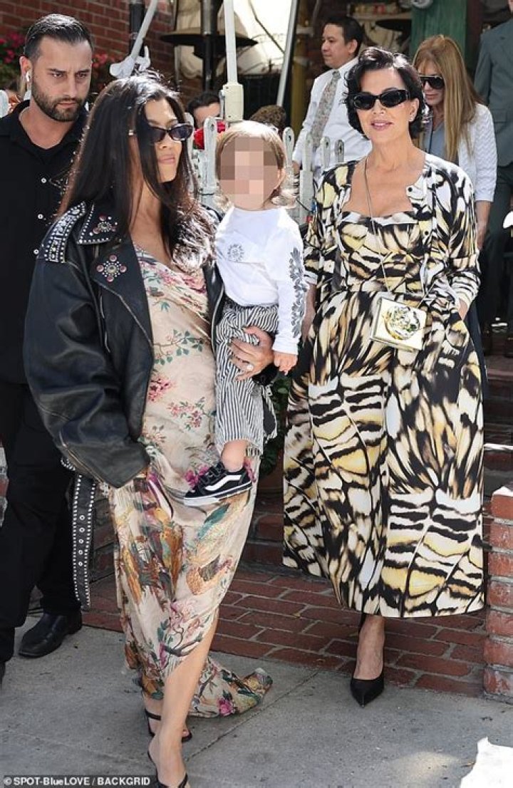 Kourtney Kardashian Spotted Wearing Scott Disick’s Flannel In New IG Post