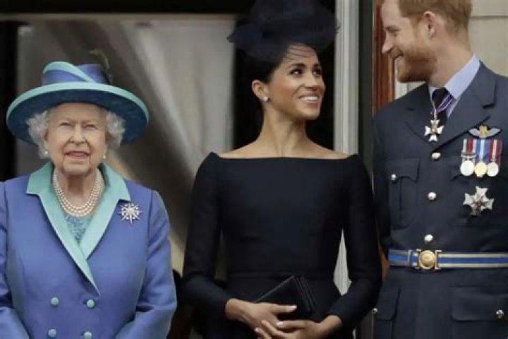 Queen Elizabeth Reportedly Shaded Harry, Meghan, And Archie During Christmas Broadcast On Purpose – Royal Author Says It Felt ‘Deliberate!’
