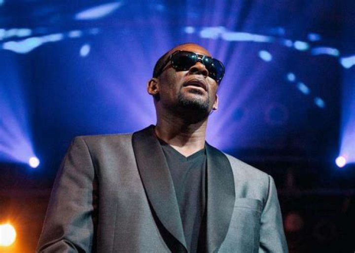 R. Kelly’s Finances “Are A Mess” Says His Lawyer Steven Greenberg