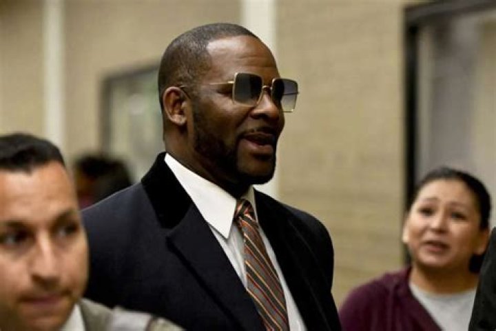 R. Kelly’s GF, Azriel Clary, Shows Of Stunning New Hairstyle In Video And Leaves Fans In Shock With Her Impressive Vocal Performance