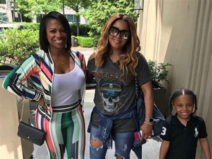 Rasheeda Frost Debuts Neon Green Hair While Sending A Message To Fans Together With Karter Frost – Watch The Video
