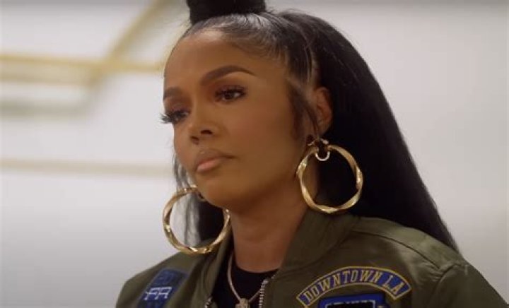 Rasheeda Frost Flaunts New Blue Hair And Kirk Frost Seems Here For It – See The Video