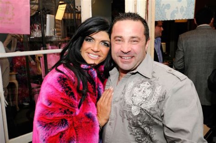 Teresa Giudice Determined To Take Daughters To Visit Their Dad On Father’s Day – She’ll Do Everything In Her Power!